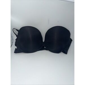 Woman's Black Padded Bra. Size 38B. New With‎ Wires.